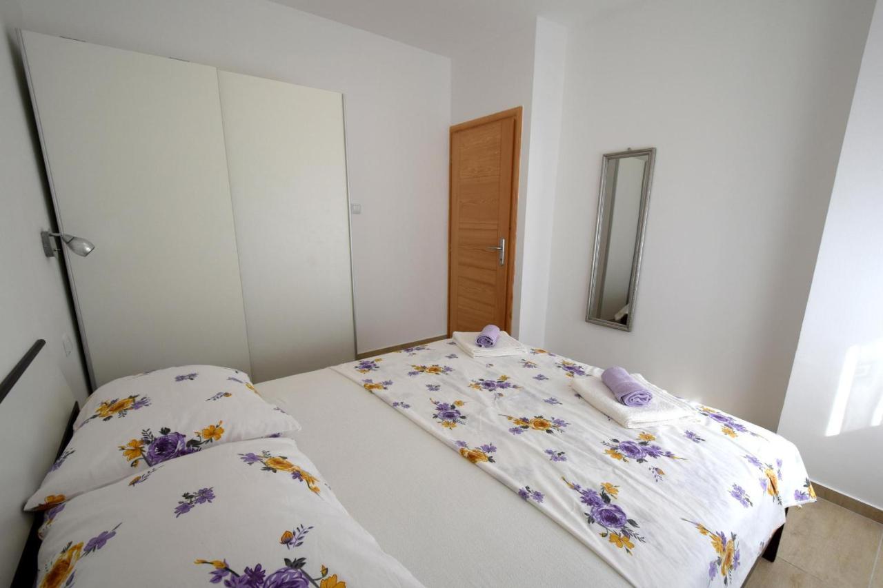 Apartments Buturajac Krk Town Exterior photo