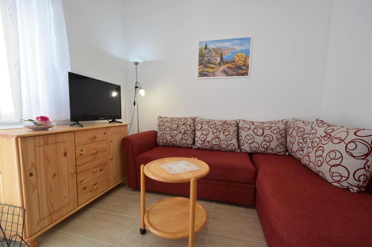 Apartments Buturajac Krk Town Exterior photo