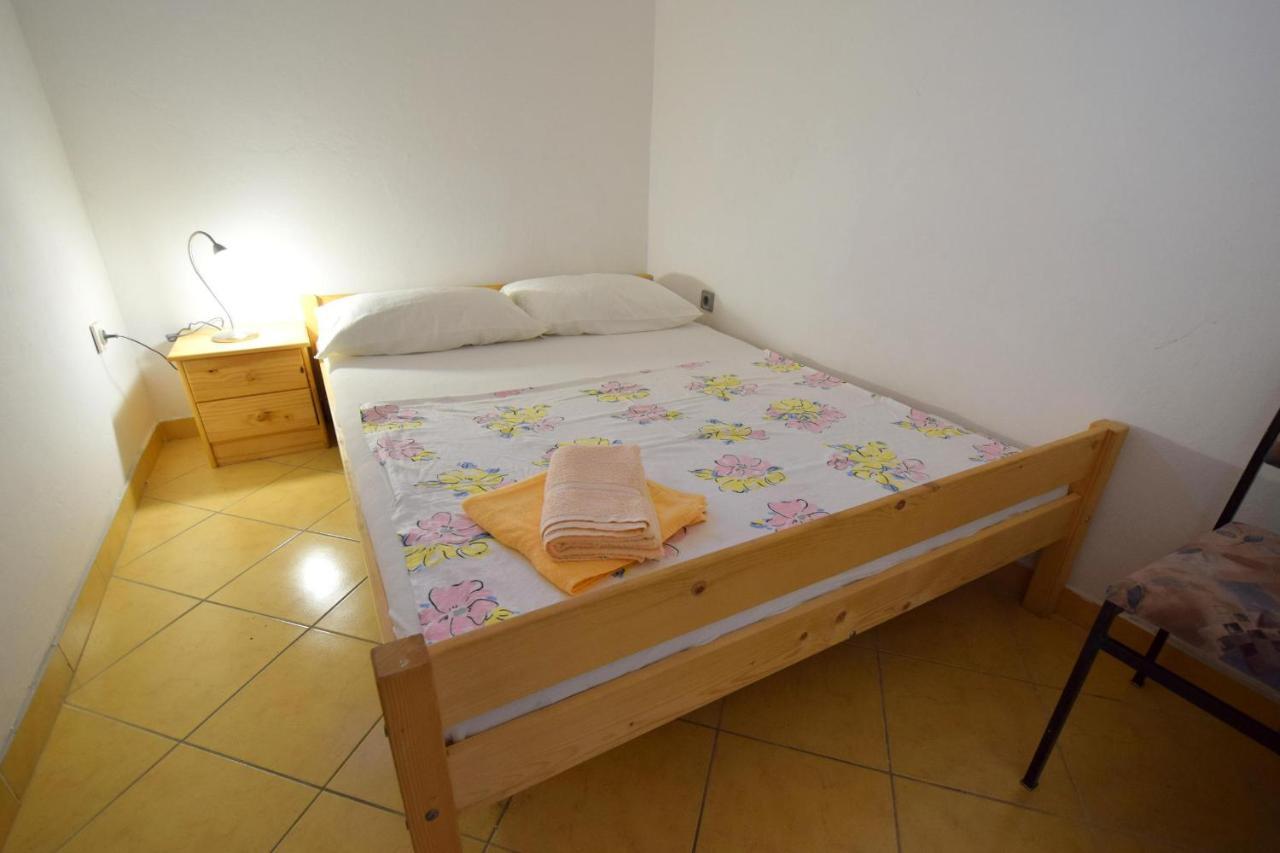 Apartments Buturajac Krk Town Exterior photo