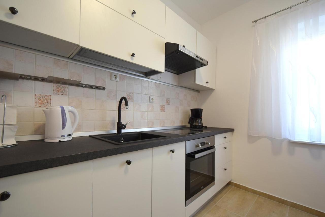 Apartments Buturajac Krk Town Exterior photo